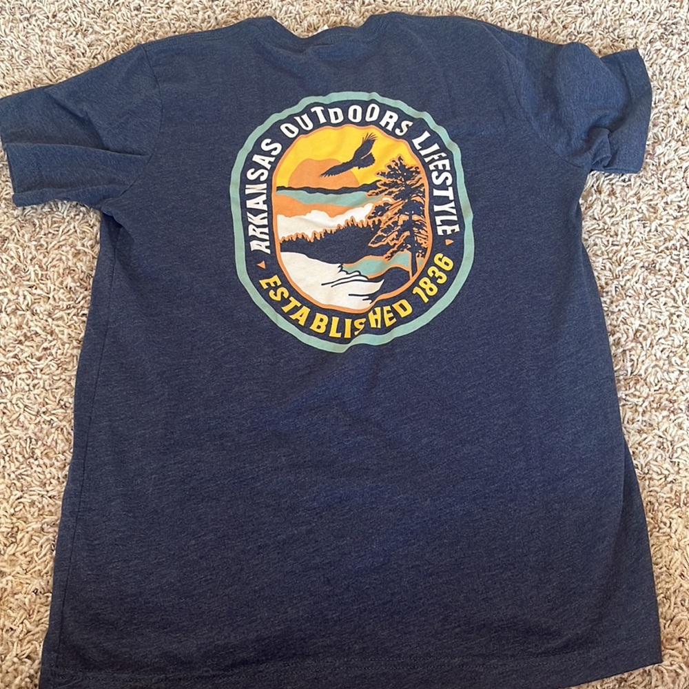 Blue graphic tee unisex M